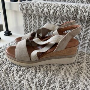 Women's Tamaris Beige Wedge Sandals with Elastic Straps, size 41